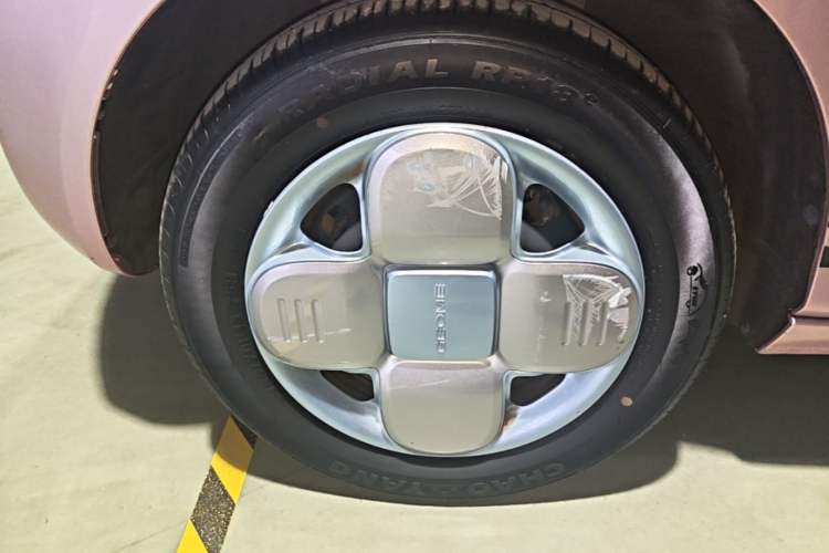 Used Geely Galaxy Panda 2023 Panda Mini 200km Endurance Bear Left Front Wheel Hub
