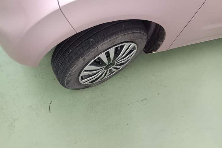 Used Geely Galaxy Panda 2023 Panda Mini 200km Endurance Bear Left Front Wheel Hub