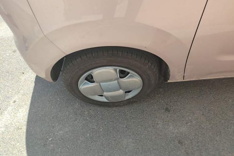 Used Geely Galaxy Panda 2023 Panda Mini 200km Endurance Bear Left Front Wheel Hub