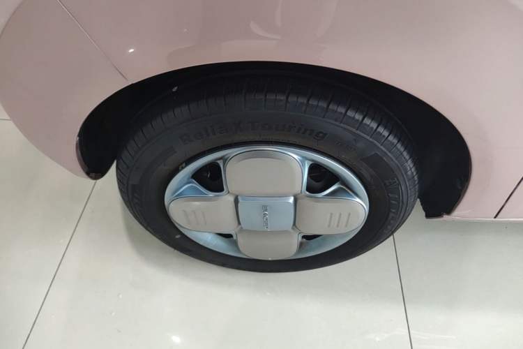 Used Geely Galaxy Panda 2023 Panda Mini 200km Endurance Bear Left Front Wheel Hub