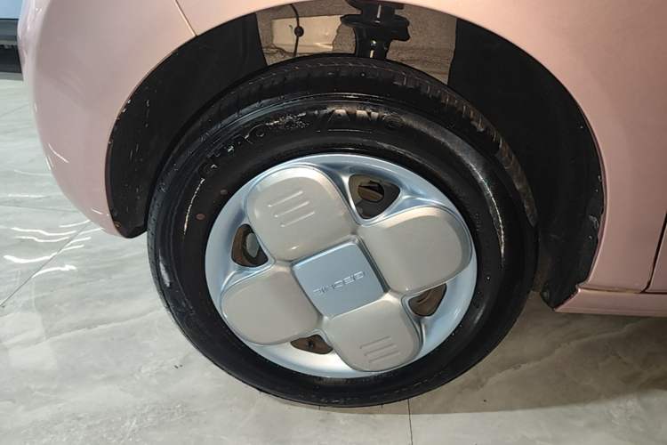Used Geely Galaxy Panda 2023 Panda Mini 200km Endurance Bear Left Front Wheel Hub