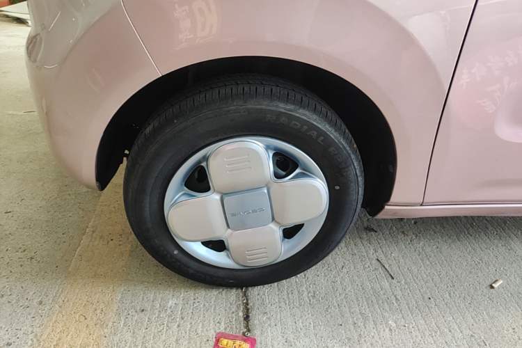 Used Geely Galaxy Panda 2023 Panda Mini 200km Endurance Bear Left Front Wheel Hub
