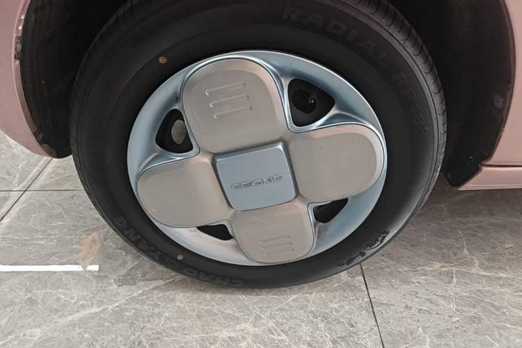 Used Geely Galaxy Panda 2023 Panda Mini 200km Endurance Bear Left Front Wheel Hub