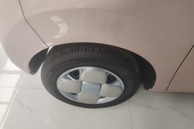Used Geely Galaxy Panda 2023 Panda Mini 200km Endurance Bear Left Front Wheel Hub