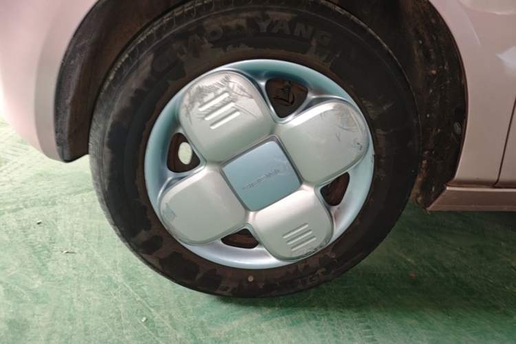 Used Geely Galaxy Panda 2023 Panda Mini 200km Endurance Bear Left Front Wheel Hub