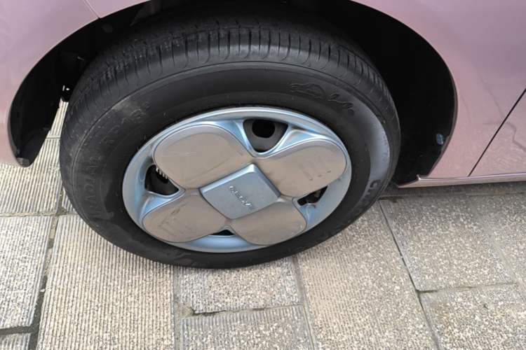 Used Geely Galaxy Panda 2023 Panda Mini 200km Endurance Bear Left Front Wheel Hub