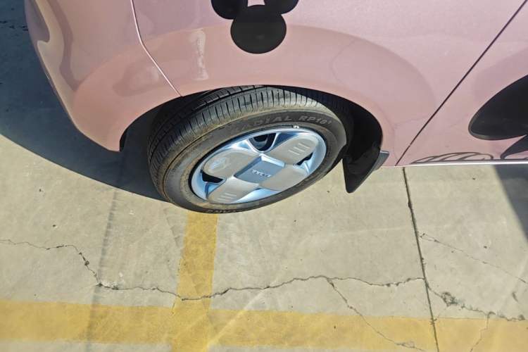 Used Geely Galaxy Panda 2023 Panda Mini 200km Endurance Bear Left Front Wheel Hub
