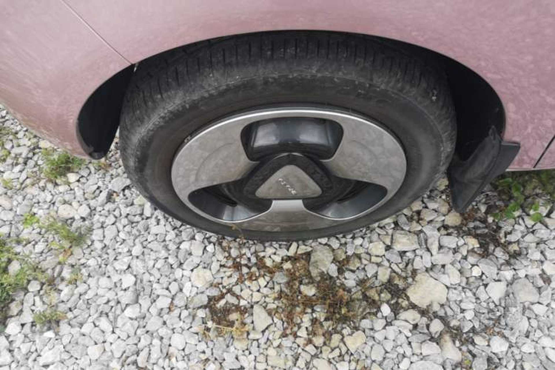 Used Geely Galaxy Panda 2023 Panda Mini 200km Dynamic Bear Left Front Wheel Hub