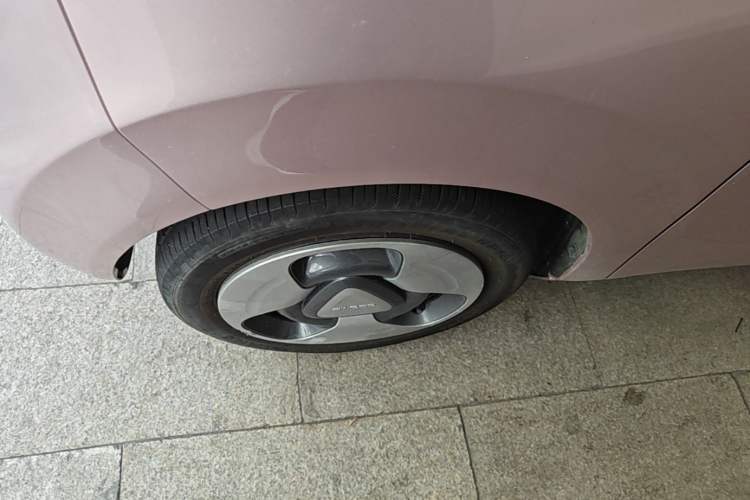 Used Geely Galaxy Panda 2023 Panda Mini 200km Dynamic Bear Left Front Wheel Hub