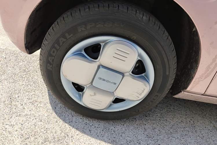 Used Geely Galaxy Panda 2023 Panda Mini 200km Endurance Bear Left Front Wheel Hub