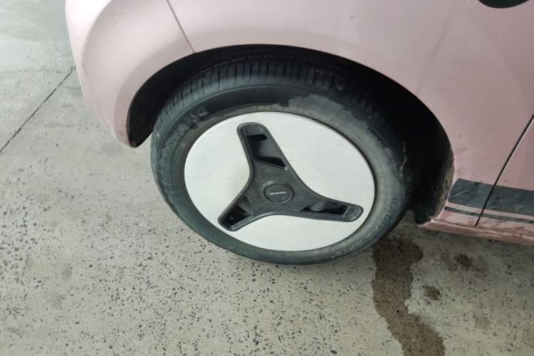 Used Geely Galaxy Panda 2023 Panda Mini 200km Dynamic Bear Left Front Wheel Hub