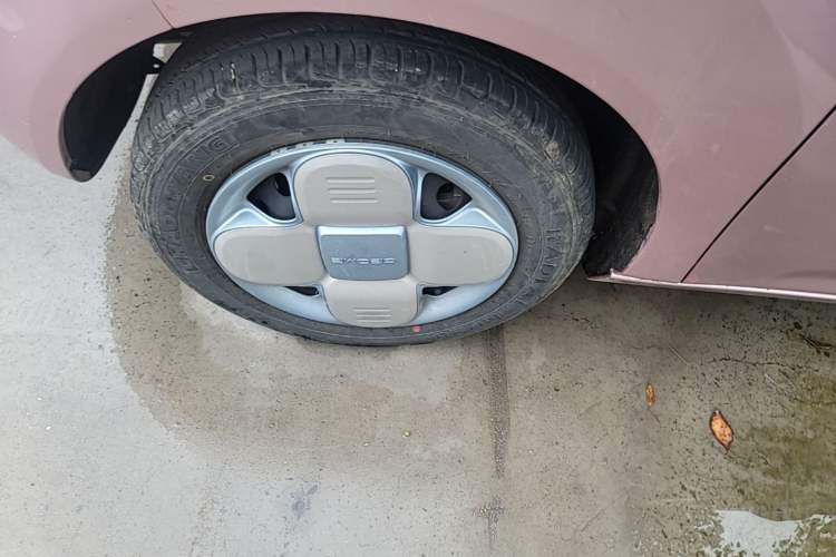 Used Geely Galaxy Panda 2023 Panda Mini 200km Endurance Bear Left Front Wheel Hub