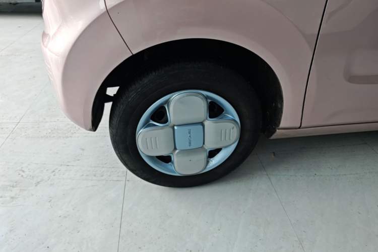 Used Geely Galaxy Panda 2023 Panda Mini 200km Endurance Bear Left Front Wheel Hub