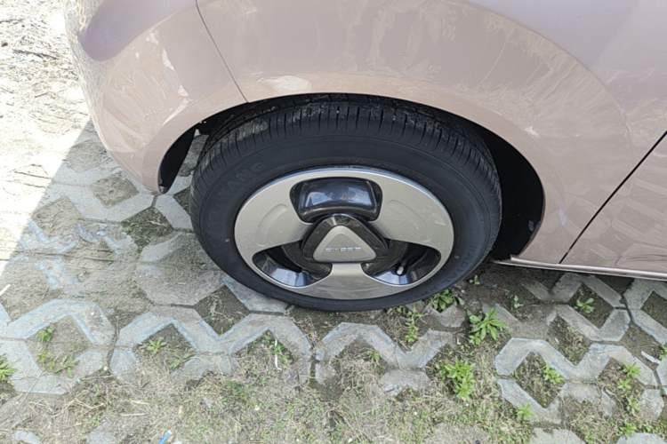 Used Geely Galaxy Panda 2023 Panda Mini 200km Dynamic Bear Left Front Wheel Hub