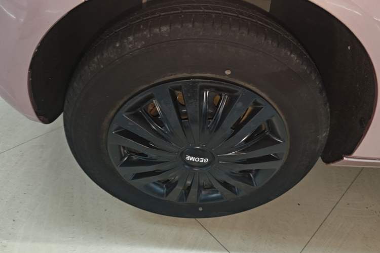 Used Geely Galaxy Panda 2023 Panda Mini 200km Endurance Bear Left Front Wheel Hub