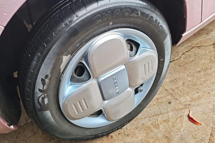 Used Geely Galaxy Panda 2023 Panda Mini 200km Endurance Bear Left Front Wheel Hub