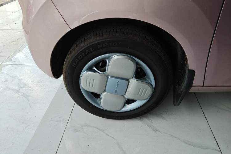 Used Geely Galaxy Panda 2023 Panda Mini 200km Endurance Bear Left Front Wheel Hub