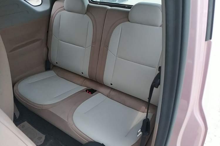 Used Geely Galaxy Panda 2023 Panda Mini 200km Endurance Bear Left Rear Seat