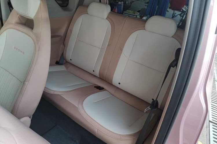 Used Geely Galaxy Panda 2023 Panda Mini 200km Endurance Bear Left Rear Seat