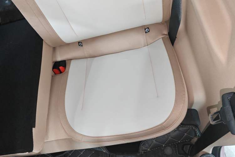 Used Geely Galaxy Panda 2023 Panda Mini 200km Endurance Bear Left Rear Seat