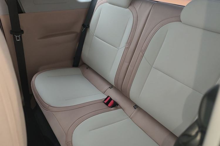 Used Geely Galaxy Panda 2023 Panda Mini 200km Endurance Bear Left Rear Seat