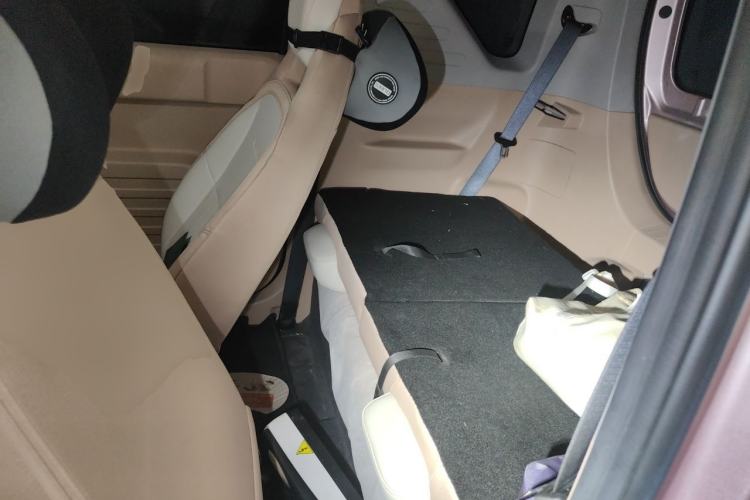 Used Geely Galaxy Panda 2023 Panda Mini 200km Endurance Bear Left Rear Seat