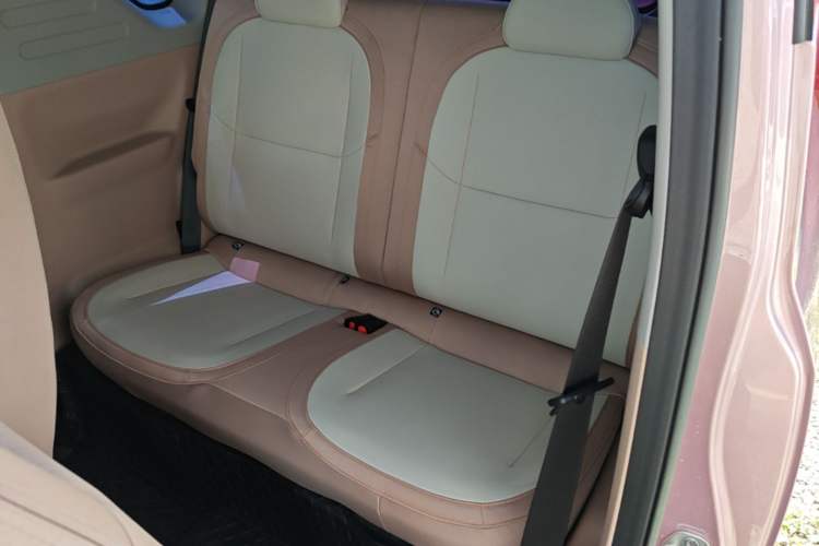 Used Geely Galaxy Panda 2023 Panda Mini 200km Endurance Bear Left Rear Seat