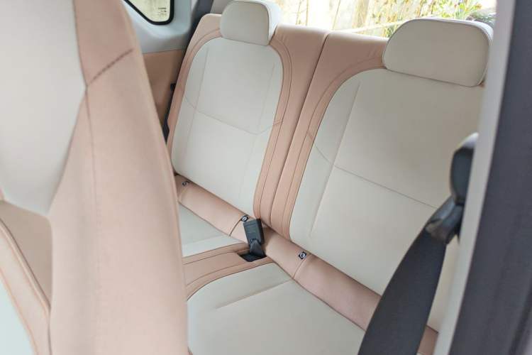 Used Geely Galaxy Panda 2023 Panda Mini 200km Endurance Bear Left Rear Seat