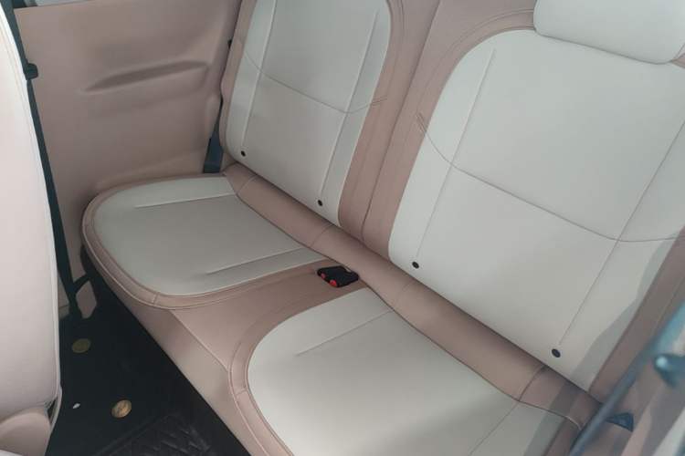Used Geely Galaxy Panda 2023 Panda Mini 200km Endurance Bear Left Rear Seat