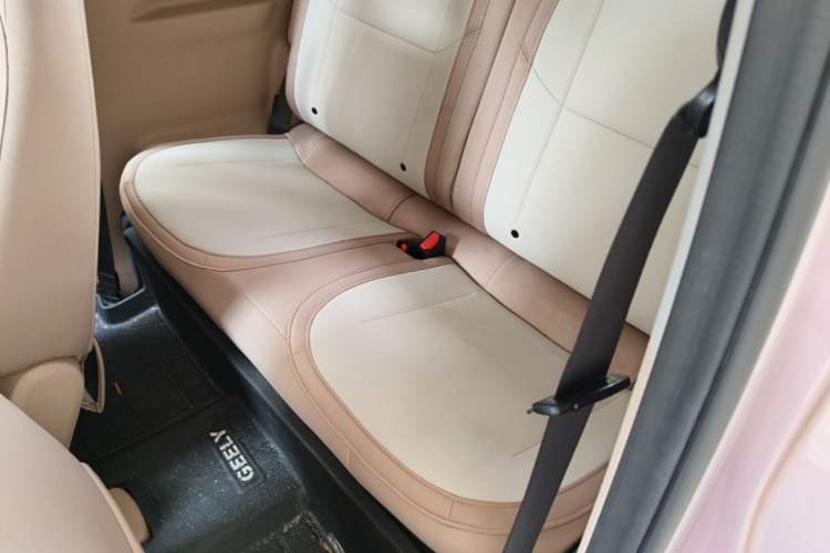 Used Geely Galaxy Panda 2023 Panda Mini 200km Endurance Bear Left Rear Seat