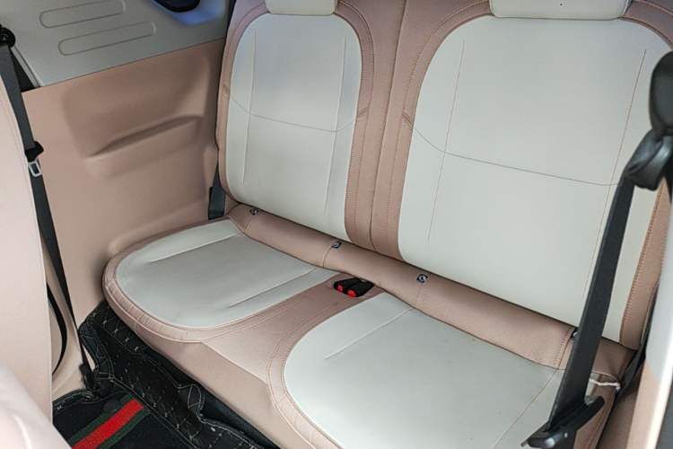 Used Geely Galaxy Panda 2023 Panda Mini 200km Endurance Bear Left Rear Seat