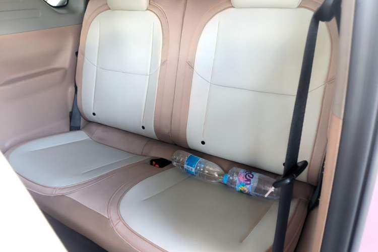 Used Geely Galaxy Panda 2023 Panda Mini 200km Endurance Bear Left Rear Seat