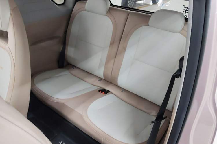 Used Geely Galaxy Panda 2023 Panda Mini 200km Endurance Bear Left Rear Seat