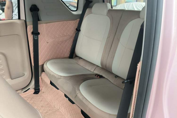Used Geely Galaxy Panda 2023 Panda Mini 200km Endurance Bear Left Rear Seat