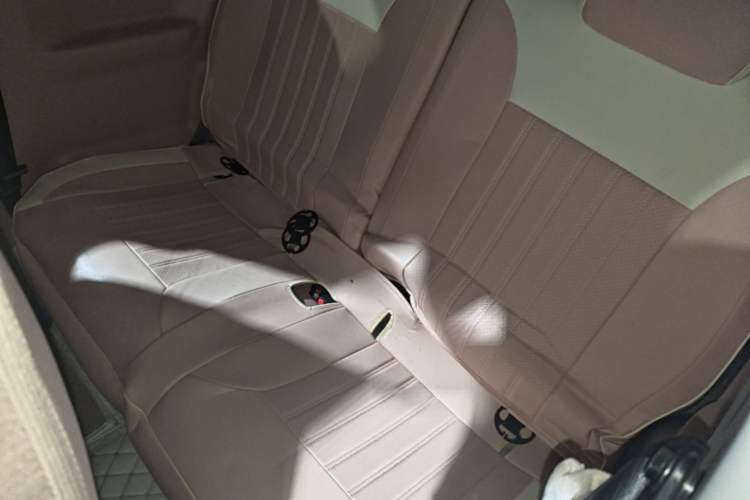 Used Geely Galaxy Panda 2023 Panda Mini 200km Endurance Bear Left Rear Seat