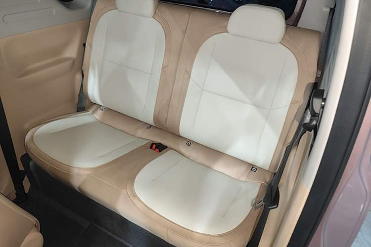 Used Geely Galaxy Panda 2023 Panda Mini 200km Endurance Bear Left Rear Seat