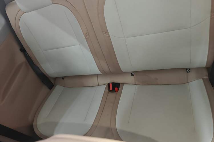 Used Geely Galaxy Panda 2023 Panda Mini 200km Endurance Bear Left Rear Seat