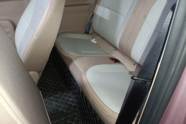 Used Geely Galaxy Panda 2023 Panda Mini 200km Endurance Bear Left Rear Seat