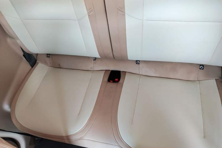 Used Geely Galaxy Panda 2023 Panda Mini 200km "Lucky Duck" Limited Edition – Lucky You! Left Rear Seat
