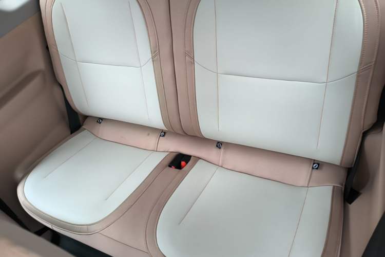 Used Geely Galaxy Panda 2023 Panda Mini 200km Endurance Bear Left Rear Seat