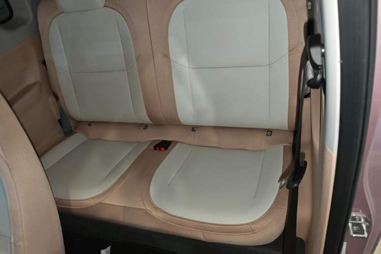 Used Geely Galaxy Panda 2023 Panda Mini 200km Endurance Bear Left Rear Seat