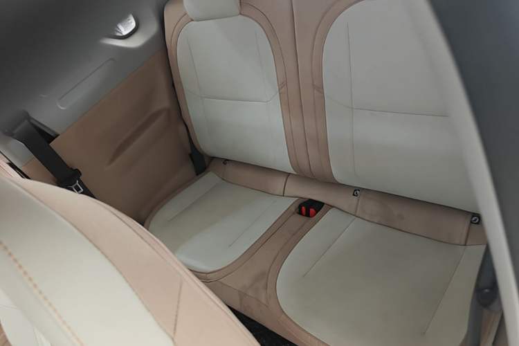 Used Geely Galaxy Panda 2023 Panda Mini 200km Endurance Bear Left Rear Seat