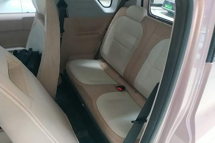 Used Geely Galaxy Panda 2023 Panda Mini 200km Endurance Bear Left Rear Seat
