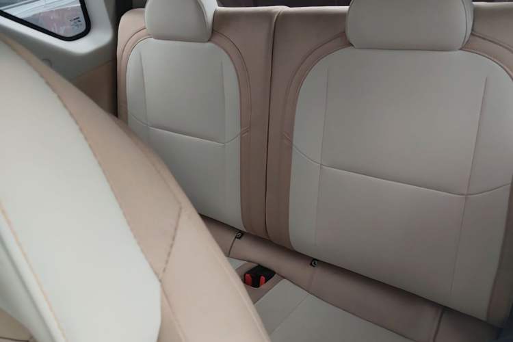 Used Geely Galaxy Panda 2023 Panda Mini 200km Endurance Bear Left Rear Seat