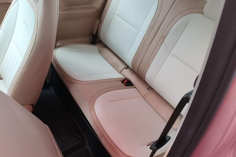 Used Geely Galaxy Panda 2023 Panda Mini 200km Endurance Bear Left Rear Seat