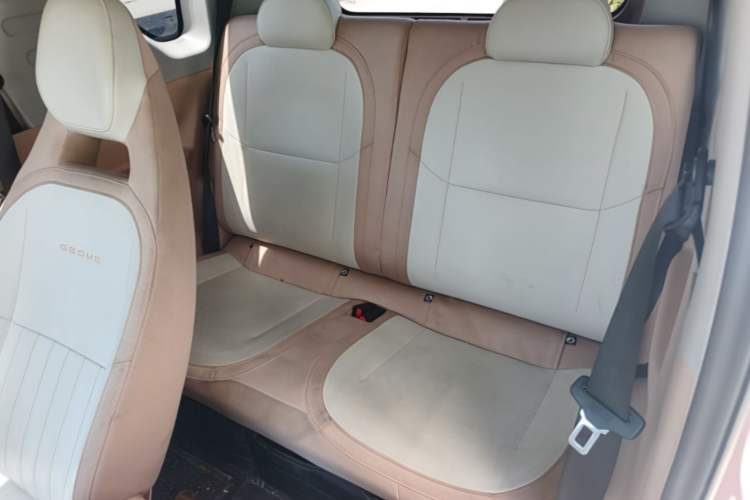 Used Geely Galaxy Panda 2023 Panda Mini 200km Endurance Bear Left Rear Seat