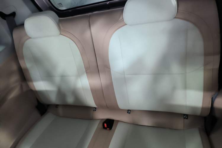 Used Geely Galaxy Panda 2023 Panda Mini 200km Endurance Bear Left Rear Seat