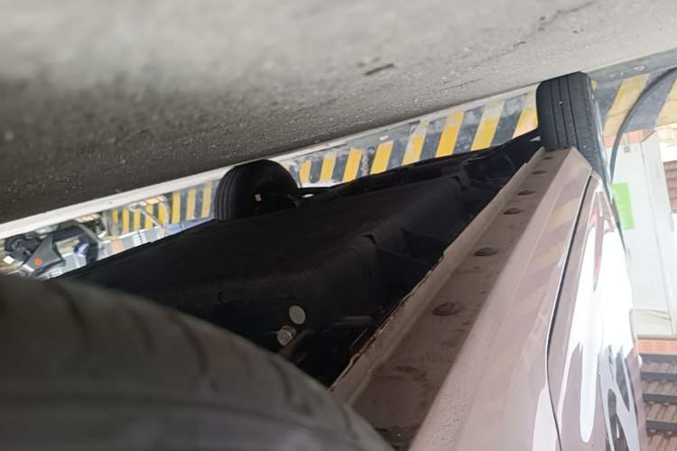 Used Geely Galaxy Panda 2023 Panda Mini 200km Endurance Bear Left Side Sill
