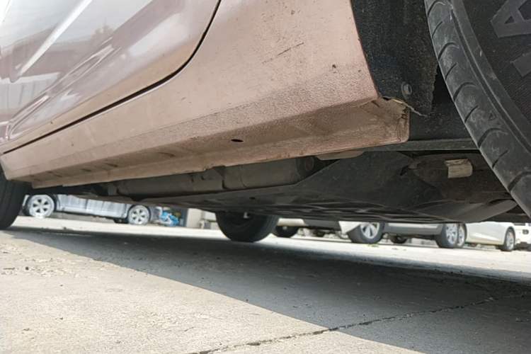 Used Geely Galaxy Panda 2023 Panda Mini 200km Endurance Bear Left Side Sill