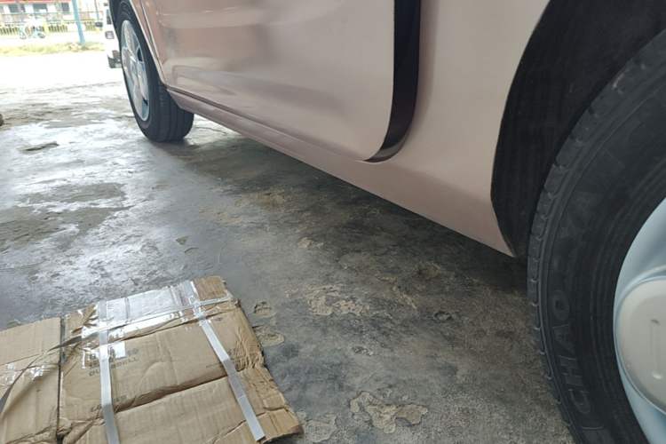 Used Geely Galaxy Panda 2023 Panda Mini 200km Endurance Bear Left Side Sill